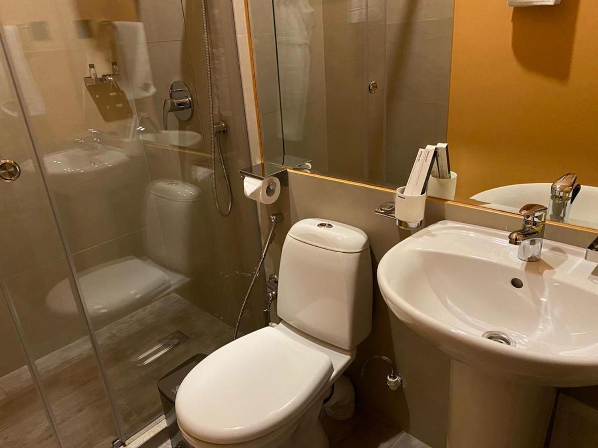 Hotel Alpen Park Shymkent Esterno foto