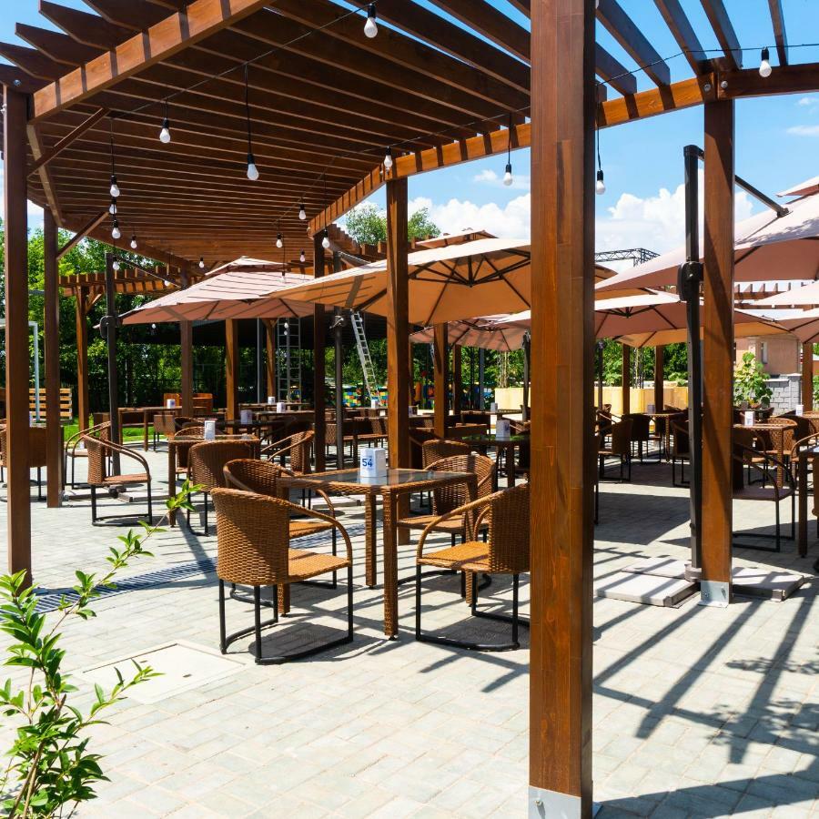 Hotel Alpen Park Shymkent Esterno foto