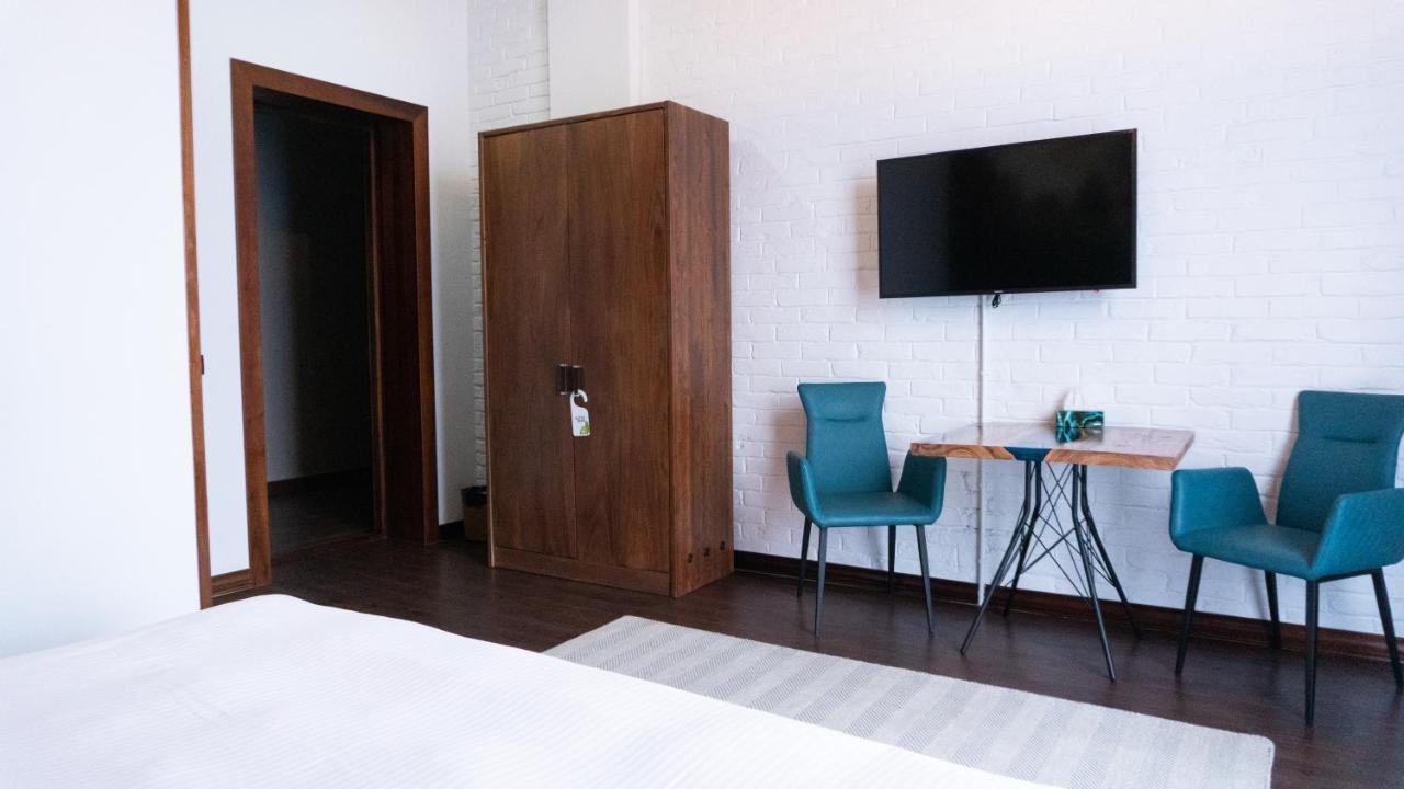 Hotel Alpen Park Shymkent Esterno foto