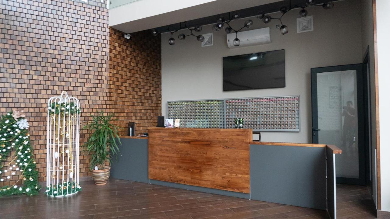 Hotel Alpen Park Shymkent Esterno foto